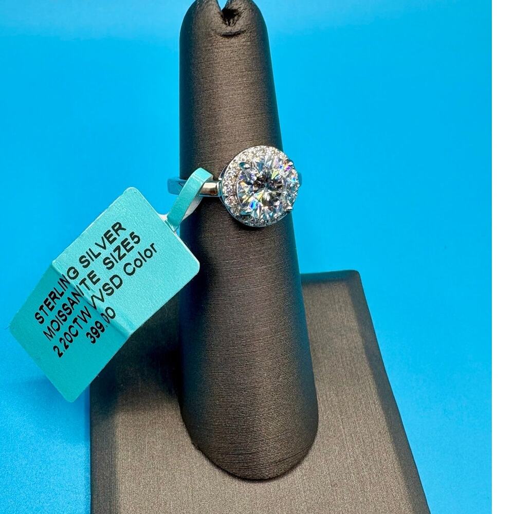 NWT Sz. 4.75 (5) - 2.2ct Moissanite in 925 Stamped Silver